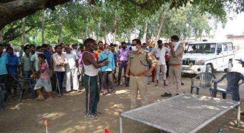 ग्राम प्रधान के साथ बैठा, एक घंटे तक बात की, फिर तमंचा निकाला और मार दी गोली