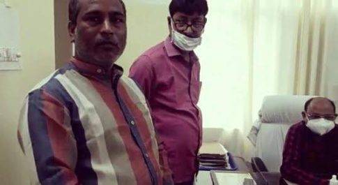 महराजगंज/बृजमनगंज। BJP नेता राकेश जायसवाल के नेतृत्व में ब्यापारियों की समस्या को लेकर एसडीएम से मिला ब्यापार मंडल पूर्नगठन टीम