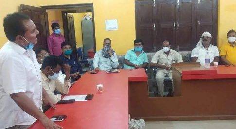 नगर पालिका के अधिशासी अधिकारी के ऊपर प्राणघातक हमले को लेकर सभासद ने किया घोर निंदा