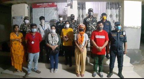 बहराइच सशस्त्र सीमा बल ने ह्यूमन ट्रैफिकिंग करने वाले एक व्यक्ति को दबोचा युवती को नेपाली संस्था शक्ति समूह के सुपुर्द किया गया