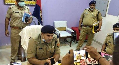    नवागत पुलिस अधीक्षक खीरी विजय ढुल ने पुलिस लाइन सभागार में की प्रेस कॉन्फ्रेंस