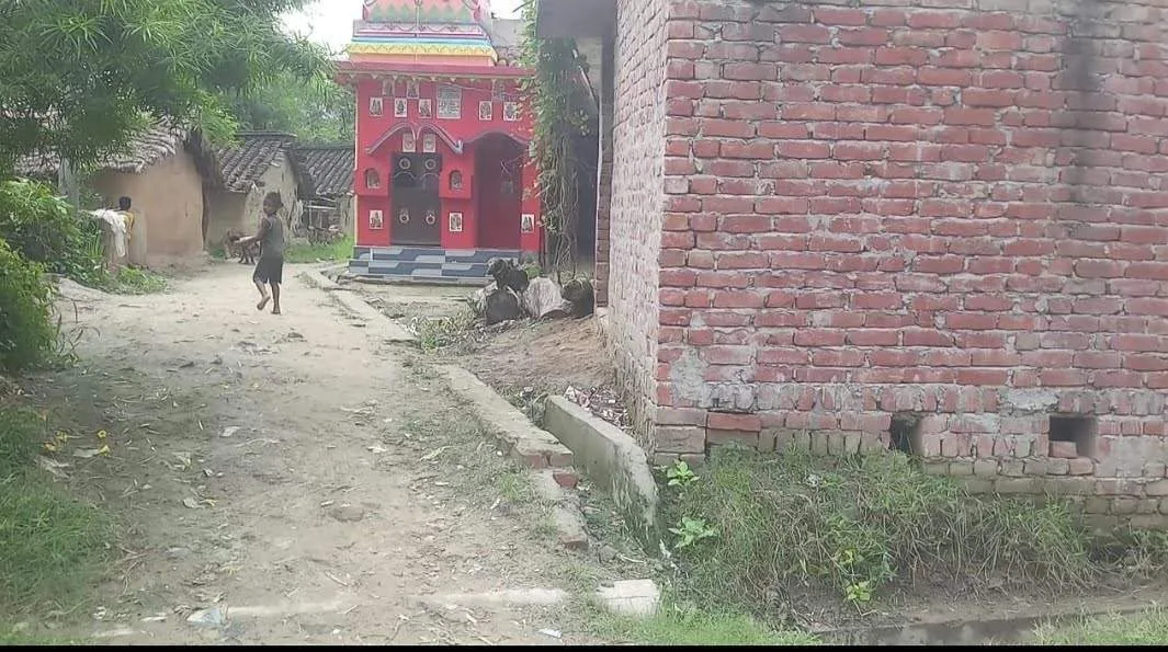 बहराइच परमपुर ग्राम वासियों ने की गांव सभा के भ्रष्टाचार की शिकायत बी डी ओ नवाबगंज ने शिकायती पत्र मिलने से किया इनकार