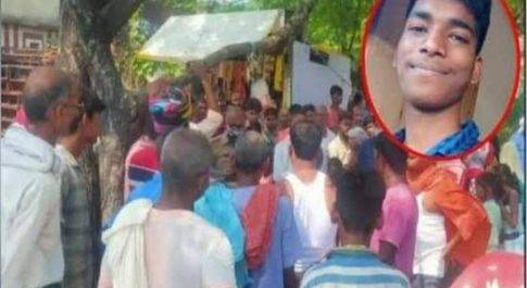 देवरिया सदर में पिता की लाइसेंसी बंदूक से खुद को गोली मार कर आत्महत्या कर ली।