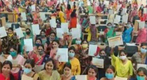 गोरखपुर और #देवरिया जिले 815 अभ्यर्थियों के खुशी का ठिकाना नहीं था।