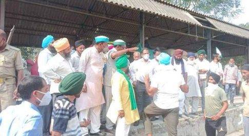 शाहजहांपुर भाकियू ने किया प्रदर्शन, मंडी पहुंचे अधिकारी