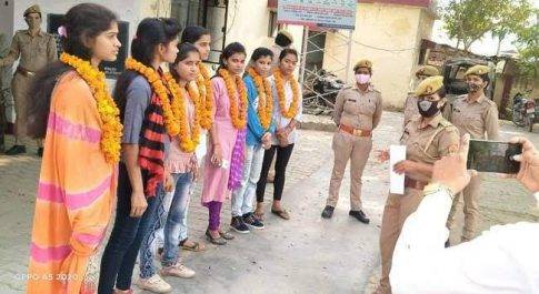 मिशन शक्ति के तहत सम्मानित की गईं बालिका शाहजहांपुर