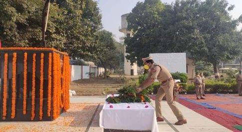 Shahjahanpur पुलिस स्मृति दिवस के अवसर पर वीर शहीद पुलिसकर्मियों को दी गई श्रद्धांजलि
