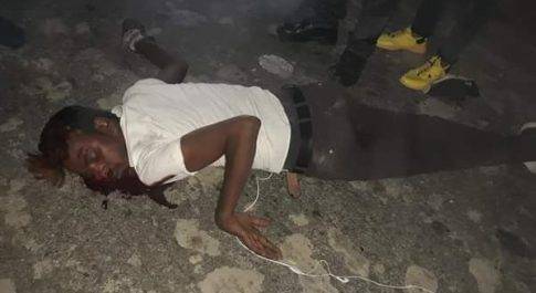शाहजहांपुर अज्ञात वाहन ने बाइक सवार को मारी टक्कर