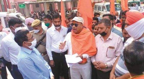 शाहजहांपुर नाबालिग किशोरी की बरामदगी को प्रदर्शन