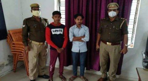 महराजगंज। कोल्हू थाना क्षेत्र में बकरी चराने गयी नाबालिग बालिका से दुराचार के दो आरोपी गये जेल