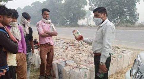 जनपद शाहजहांपुर दिल्ली से लाया गया 29 क्विटल आचार पकड़ा