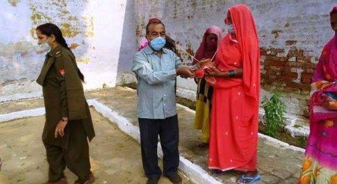 जनपद शाहजहांपुर महिला बंदियों ने जेल में किया सजना का दीदार