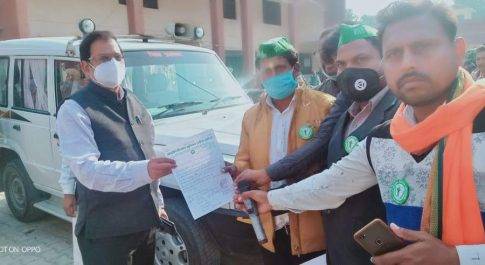 शाहजहांपुर भाकियू लोकशक्ति ने राष्ट्रपति को सम्बोधित ज्ञापन उप जिलाधिकारी को दिया