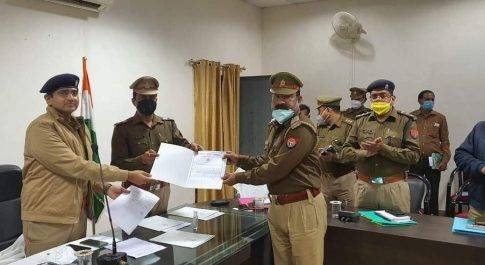 शाहजहांपुर उत्कृष्ट कार्यों के लिए किए गए सम्मानित थानाध्यक्ष खुटार जयशंकर सिंह