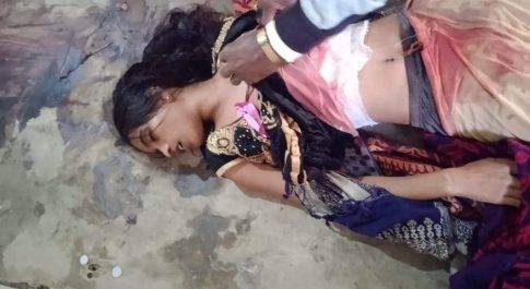 दो गज जमीन के लिए दिनदहाडे भरी पंचायत में युवती की चाकू घोंप कर हुई हत्या