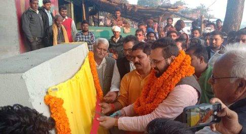 महराजगंज। नौतनवां विधायक अमनमणि त्रिपाठी ने किया 2 करोड़ 25 लाख के निर्माण कार्य का किया शिलान्यास