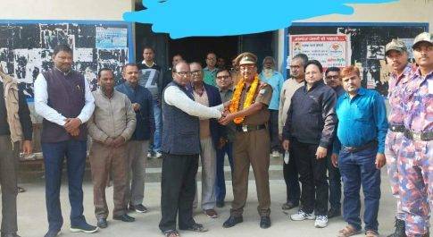 महराजगंज।जयपुरिया इण्टर कालेज के प्रवक्ता SK गौड़ लेफ्टिनेंट पद मिलने पर गार्ड आफ आनर से किया गया सम्मानित