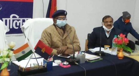 एसपी महराजगंज द्वारा की गयी मासिक अपराध गोष्ठी