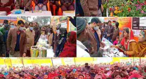 महराजगंज। निचलौल में लगा किसान मेला प्रदर्शनी हजारों की संख्या में जुटे लोगों