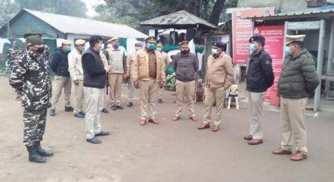 महराजगंज। गणतंत्र दिवस परेड की फाइनल रिहर्सल पुलिस अधीक्षक महराजगंज प्रदीप गुप्ता के नेतृत्व में किया गया