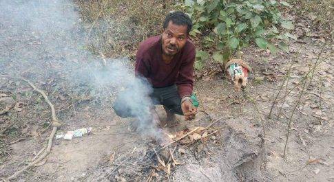 महराजगंज। पुरंदरपुर थाना क्षेत्र के देवपुर में विद्यालय जाने वाली छात्र-छात्राएं एवं ग्रामीणों में मचाया आतंक का तांडव कभी भी कर सकता, बड़ा हादसा