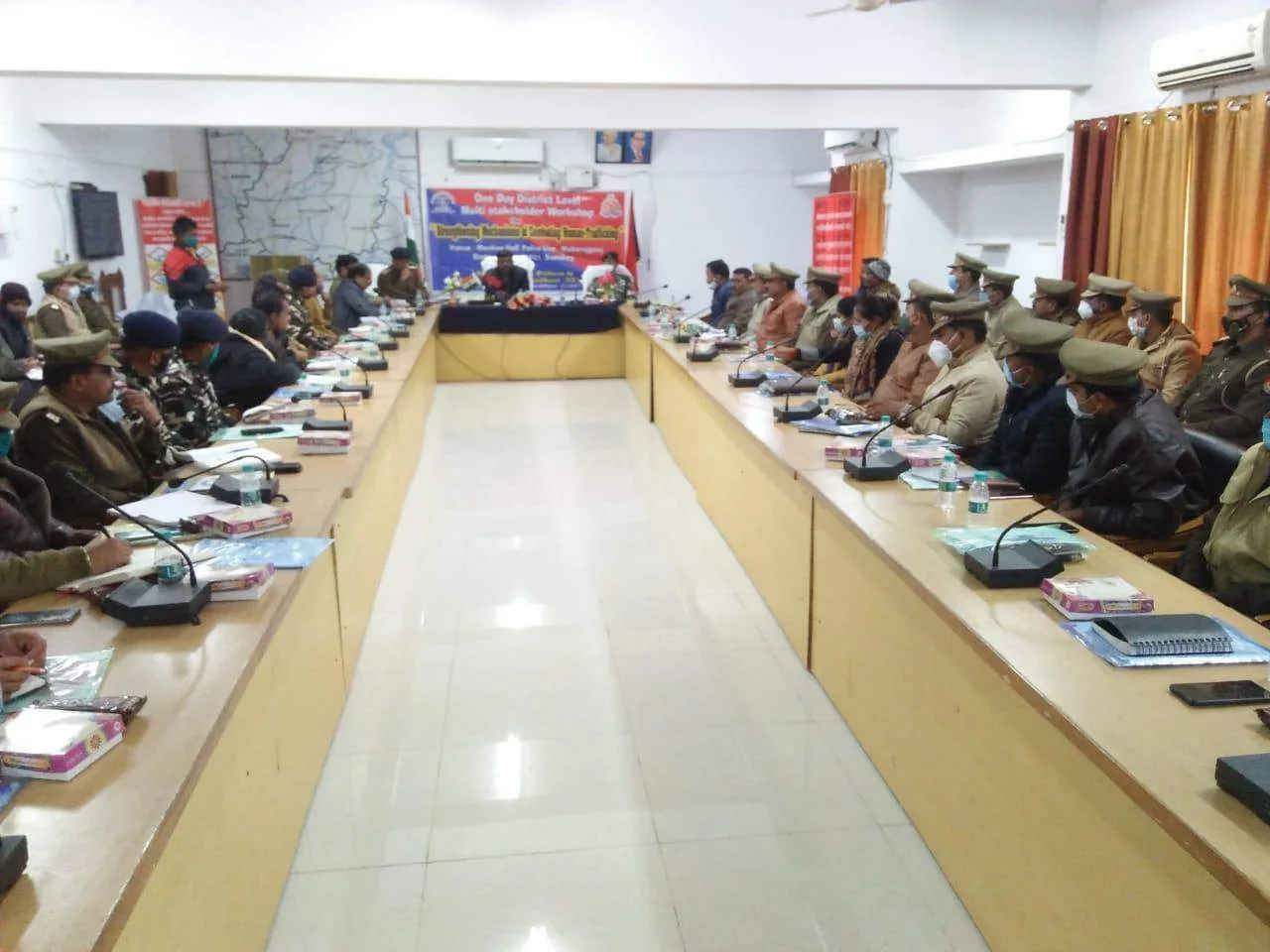 महराजगंज। मानव तस्करी व बाल मजदुरी के रोकथाम हेतु पुलिस लाइन हुई मीटिंग