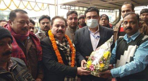 नौतनवा। ई-ईंधन से चलने वाली गाड़िया प्रदूषण को कम करने के लिए काफी कारगर साबित होंगी:गुड्डू खान