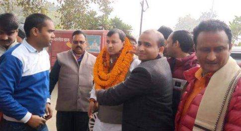 महराजगंज। भारतीय कामगार कर्मचारी संघ प्रणित राष्ट्रीय महासचिव गोरखपुर पहुंचने पर जिलाध्यक्ष शैलेश गुप्ता ने किया स्वागत