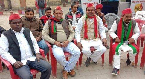 किसानों के समर्थन में समाजवादी पार्टी का ट्रैक्टर रैली