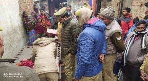 महाराजगंज। पति-पत्नी के आपसी बहस और झगड़े के कारण पत्नी ने लगाई फांसी, पति हैरान