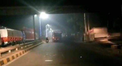 सोनौली सीमा पर नेपाल जाने वाली ट्रकों की लंबी कतारों से बचने के लिए लाइन कटिंग हुआ शुरू एसपी ने कहा होगी कार्यवाही