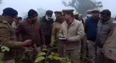 महाराजगंज। महाराजगंज में दरिंदगी की सारी हदें पार, रेप के बाद नाबालिक लड़की की हत्या, एसपी ने किया घटनास्थल का निरीक्षण