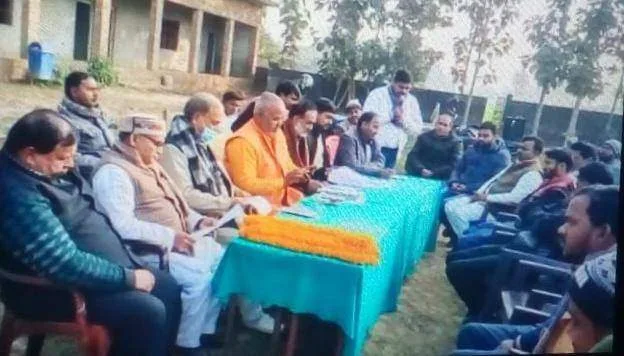 महराजगंज। धानी मंडल में पंचायत चुनाव को लेकर पार्टी के मंडल पदाधिकारियों की बैठक किया गया