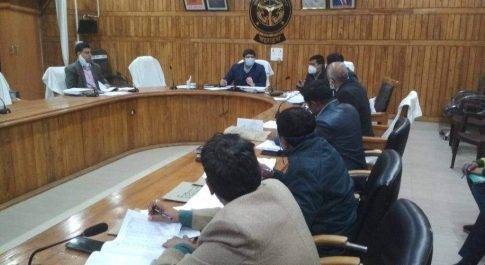 डीएम की अध्यक्षता में सम्पन्न हुई राजस्व कार्यो की समीक्षा बैठक
