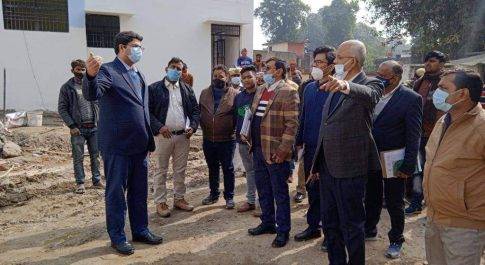 जिलाधिकारी ने किया निर्माणाधीन वीवी. पैट भवन का निरीक्षण