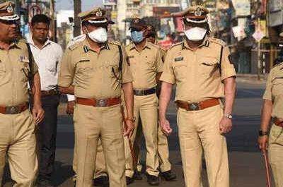 सर्राफा कारोबारी से लूट में बड़ा खुलासा, लुटेरी पुलिस हुई बेपर्दा, दरोगा समेत तीन गिरफ्तार