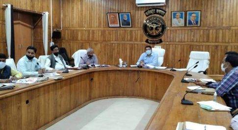 डीएम की अध्यक्षता में सम्पन्न हुई जिला स्वास्थ्य समिति की बैठक