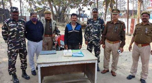 महराजगंज। बरगदवा पुलिस व एसएसबी की संयुक्त टीम ने नशीली दवाओं के साथ 01 युवक को किया गिरफ्तार