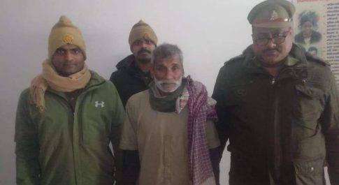 महराजगंज। थाना कोल्हुई पुलिस द्वारा चोरी के वान्छित अभियुक्त को किया गया गिरफ्तार