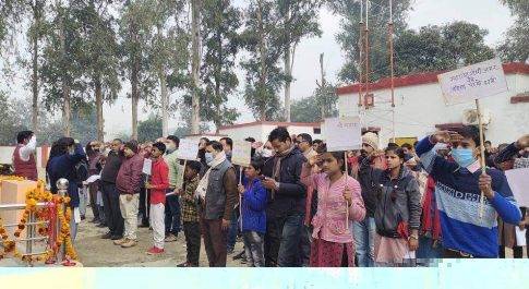 चौरी चौरा शताब्दी महोत्सव में स्कूल से निकाली गई प्रभात फेरी।