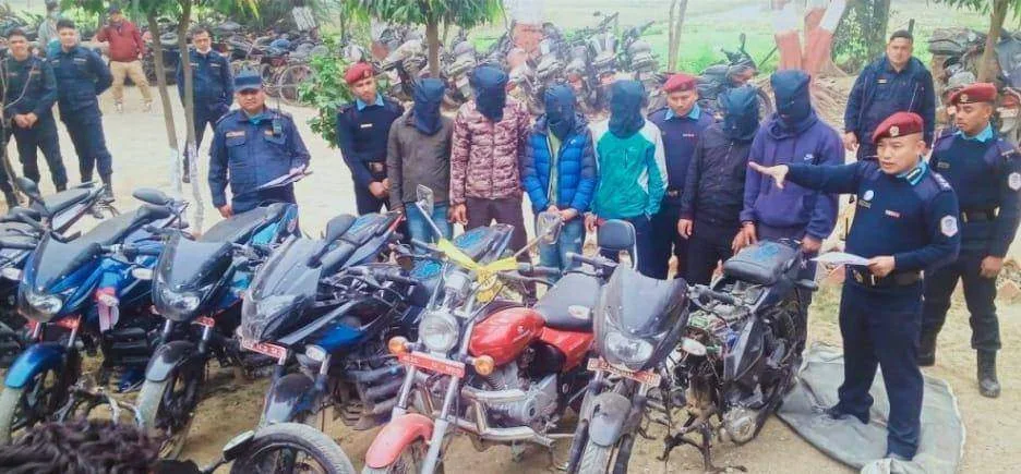 मोटरसाइकिल चोरी कर पहाड़ी जिलों में ले जाकर बेचने वाले गिरोह को नेपाली पुलिस ने किया गिरफ्तार
