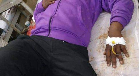 दबंग कोटेदार व जिला बदर अभियुक्त का बेटा दलित पत्रकार को मारपीट कर किया लहूलुहान, रेफर