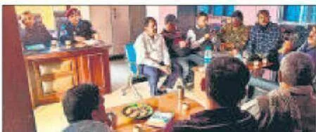 महराजगंज। नेपाल सीमा न खुलने से व्यापारियों में रोष