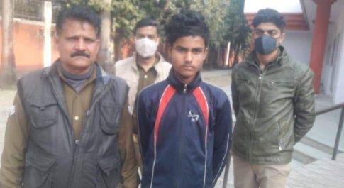 महराजगंज। थाना कोतवाली पुलिस द्वारा चोरी में वांछित अभियुक्त को किया गया गिरफ्तार