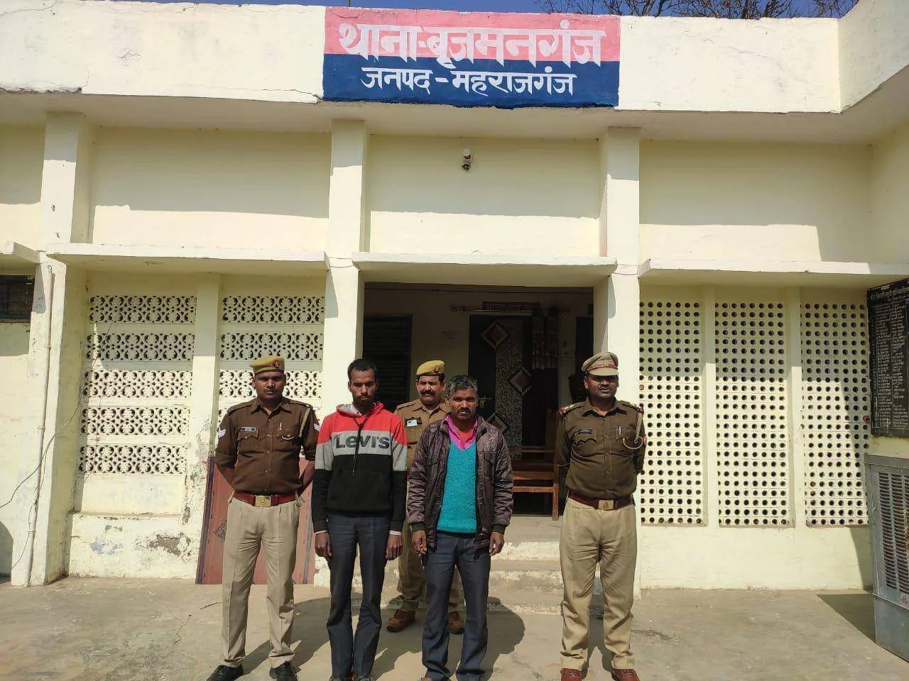 जिला बदर अपराधी को गिरफ्तार कर भेजा जेल