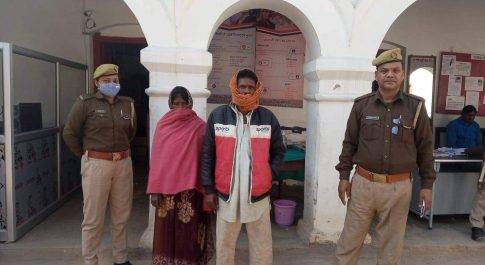 महराजगंज। पुरन्दरपुर पुलिस द्वारा हत्या में वान्छित अभियुक्तगण को किया गया गिरफ्तार