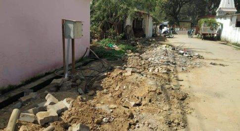 गोरखपुर। स्वच्छता अभियान की खुले आम उड़ाई जा रही धज्जियां
