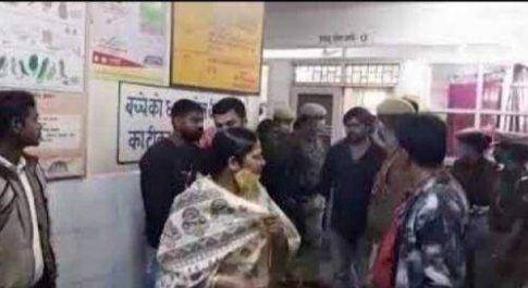 महराजगंज। औचक निरीक्षण के लिए जिला अस्पताल पहुंची राज्य महिला आयोग की सदस्य, हुई बुरी तरह नाराज