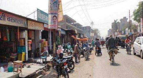 महराजगंज। साप्ताहिक बंदी के बावजूद रविवार के कुली रहे दुकानें जिलाधिकारी के आदेश को प्रशासन ने किया नजर-अंदाज