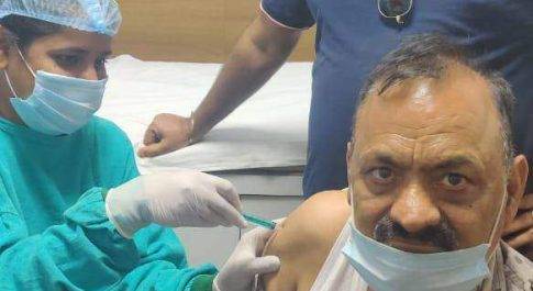 कोरोना महामारी को देश से समाप्त करने के लिए वैक्सीन अवश्य लें – समाजसेवी विनोद पंत